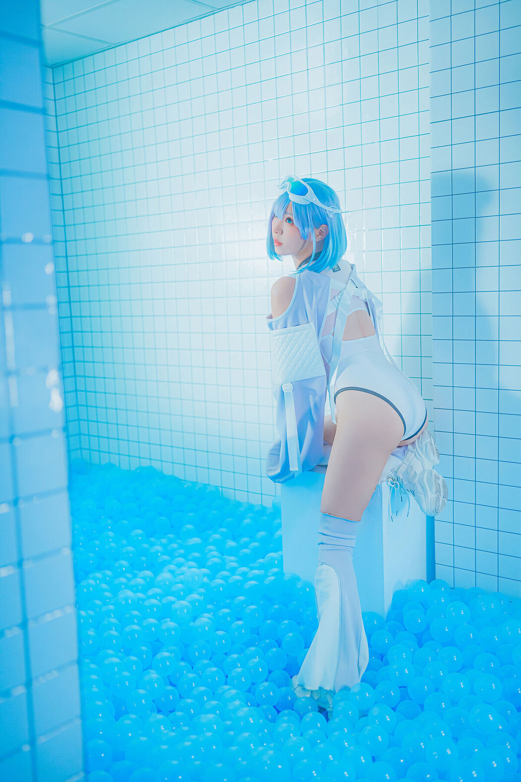 Coser@Ely_eee ElyEE子 – Clear Blue Drift (34P – 4V)