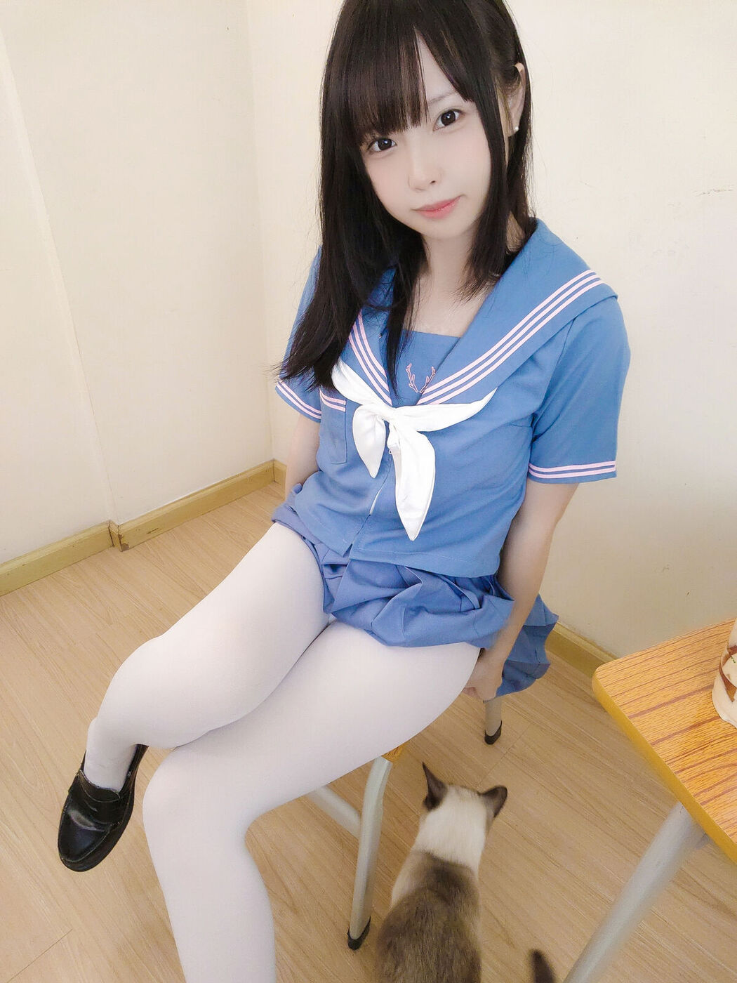 Coser@十万珍吱伏特 – 撸猫日记 Part02 (52P)