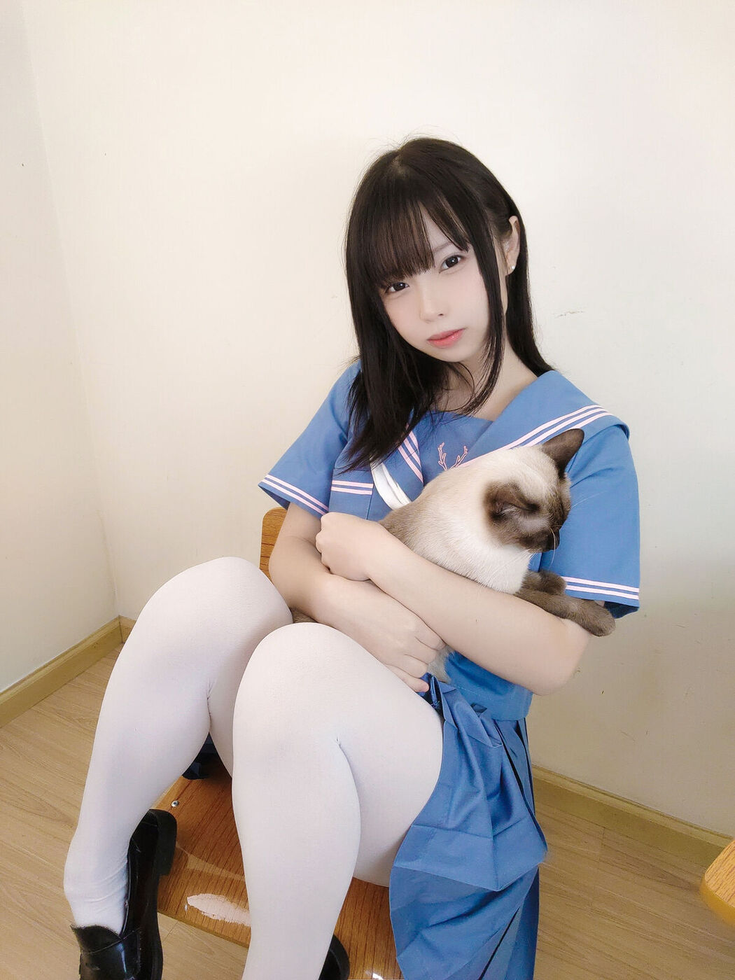 Coser@十万珍吱伏特 – 撸猫日记 Part02 (52P)