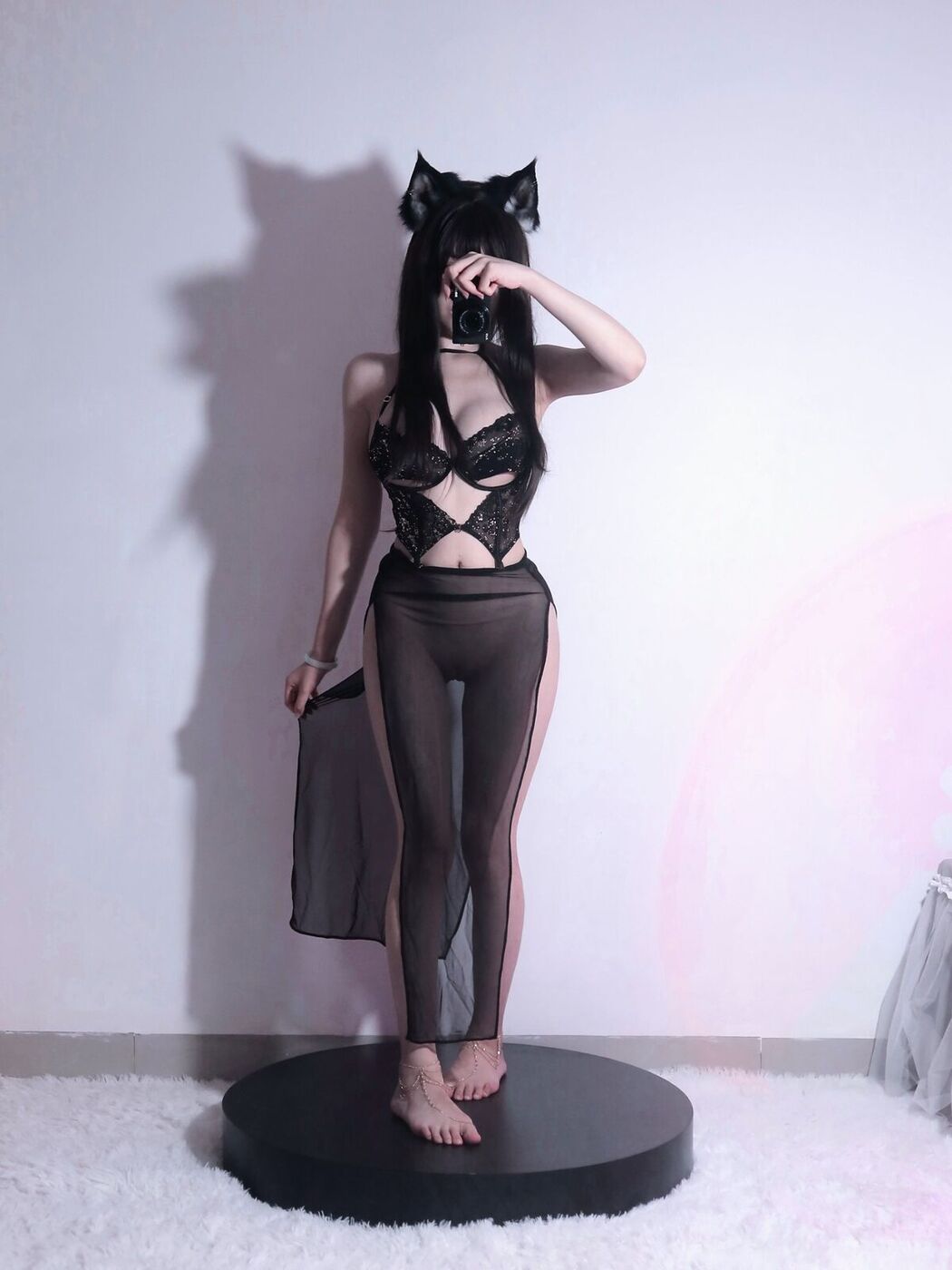 Coser@高桥千凛 – 最新三套 幻龙 黑色冲锋衣 黑纱镂空情趣 Part01 (51P – 5V)