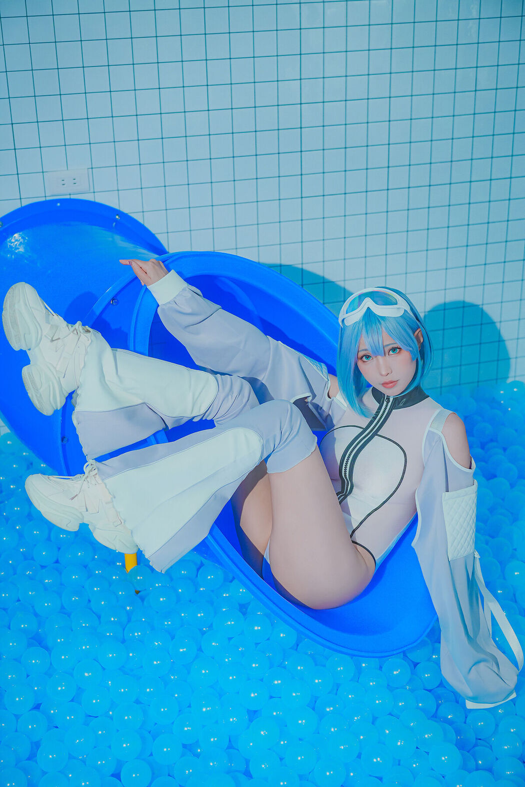 Coser@Ely_eee ElyEE子 – Clear Blue Drift (34P – 4V)
