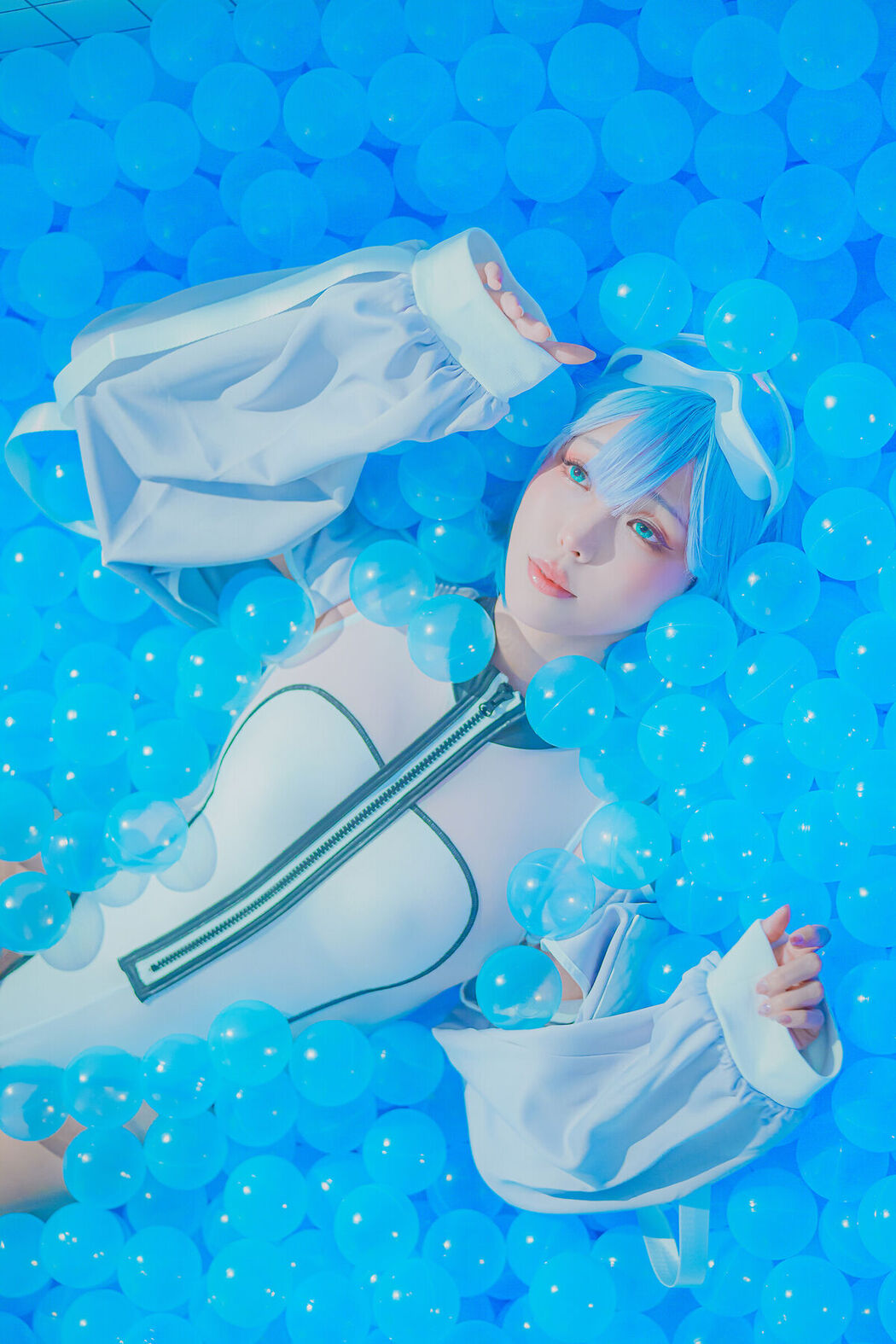 Coser@Ely_eee ElyEE子 – Clear Blue Drift (34P – 4V)