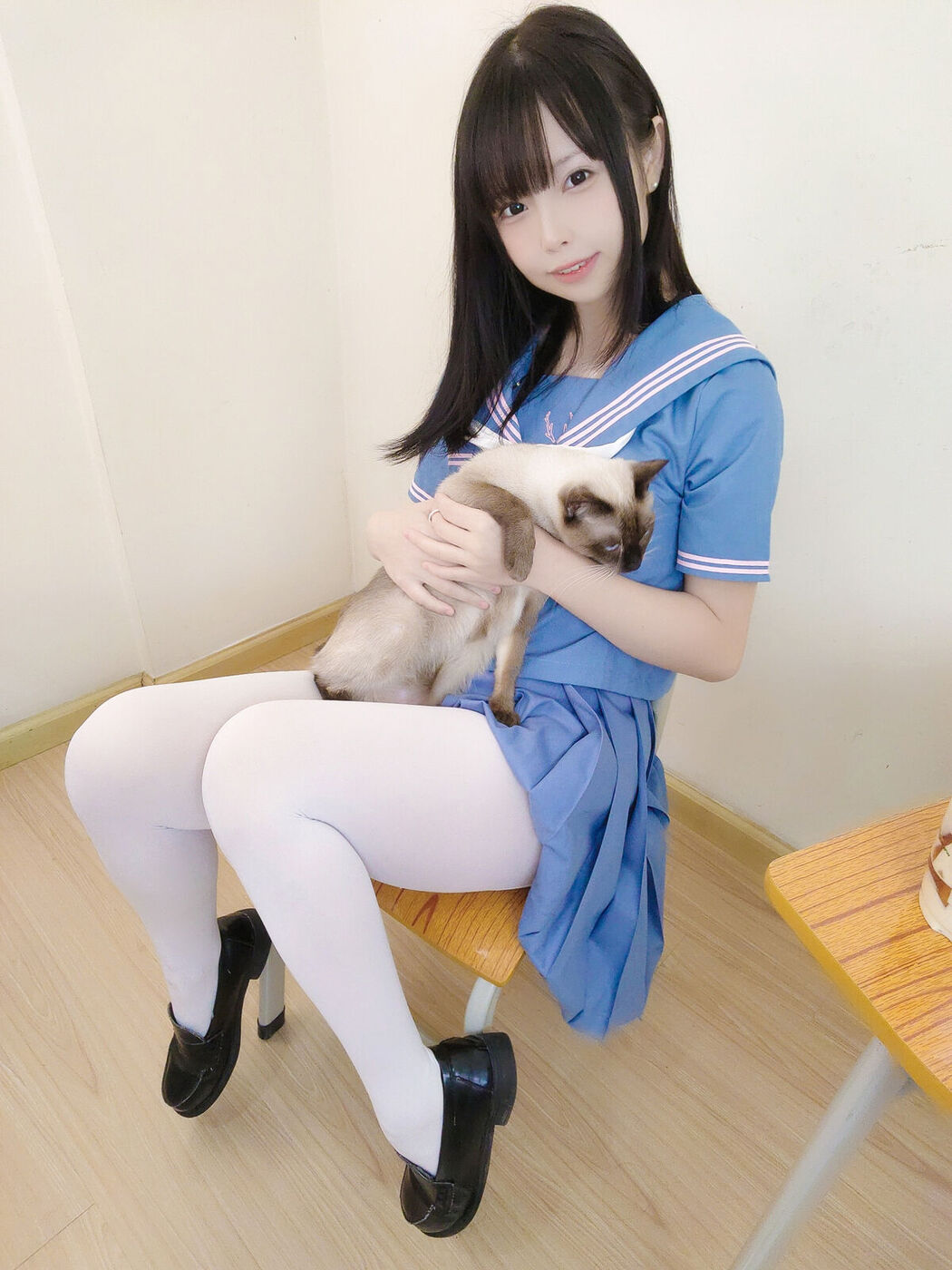 Coser@十万珍吱伏特 – 撸猫日记 Part02 (52P)