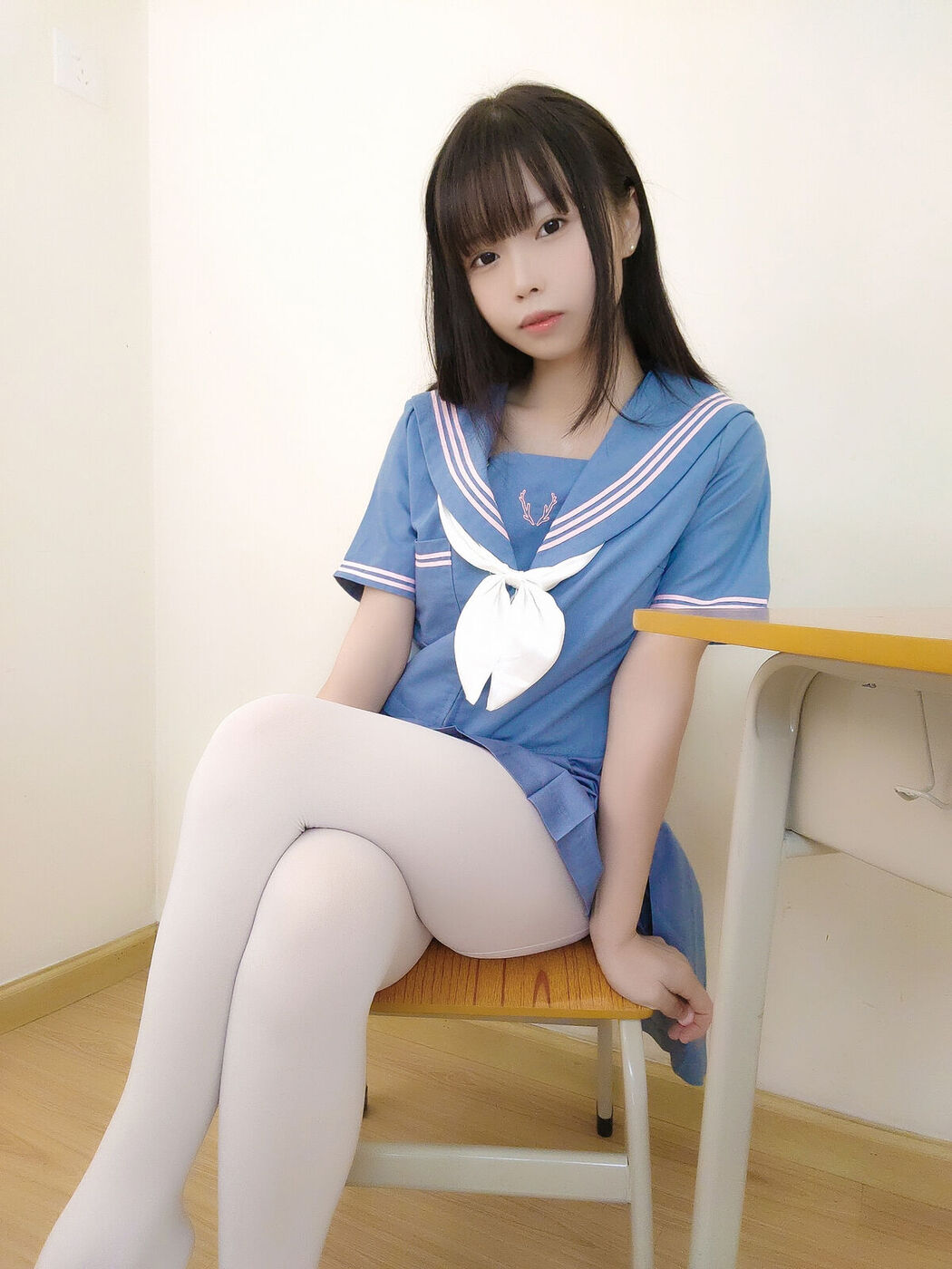 Coser@十万珍吱伏特 – 撸猫日记 Part01 (52P – 1V)