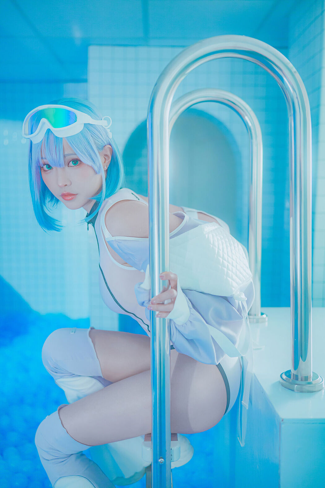 Coser@Ely_eee ElyEE子 – Clear Blue Drift (34P – 4V)