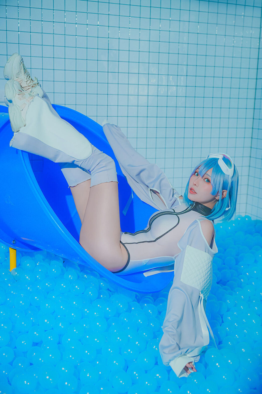 Coser@Ely_eee ElyEE子 – Clear Blue Drift (34P – 4V)