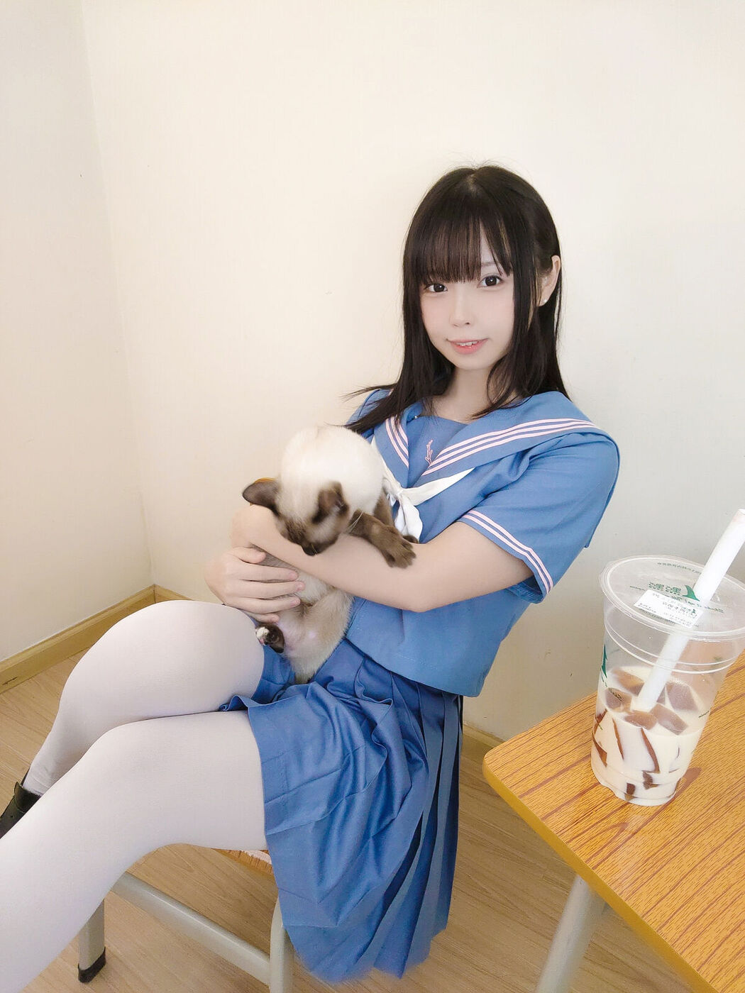 Coser@十万珍吱伏特 – 撸猫日记 Part02 (52P)