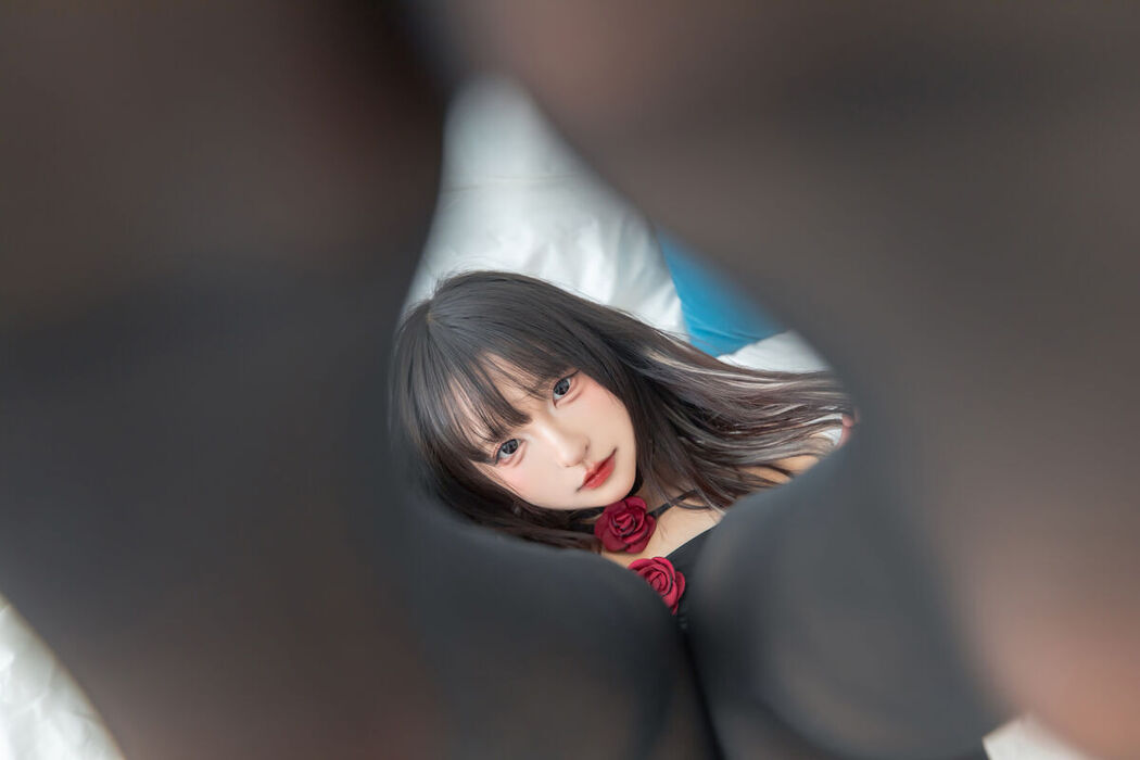 Coser@神楽坂真冬 – 午夜玫瑰 (76P – 2V)