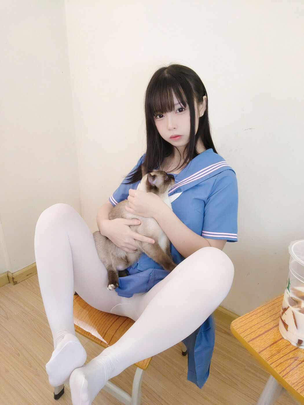 Coser@十万珍吱伏特 – 撸猫日记 Part02 (52P)