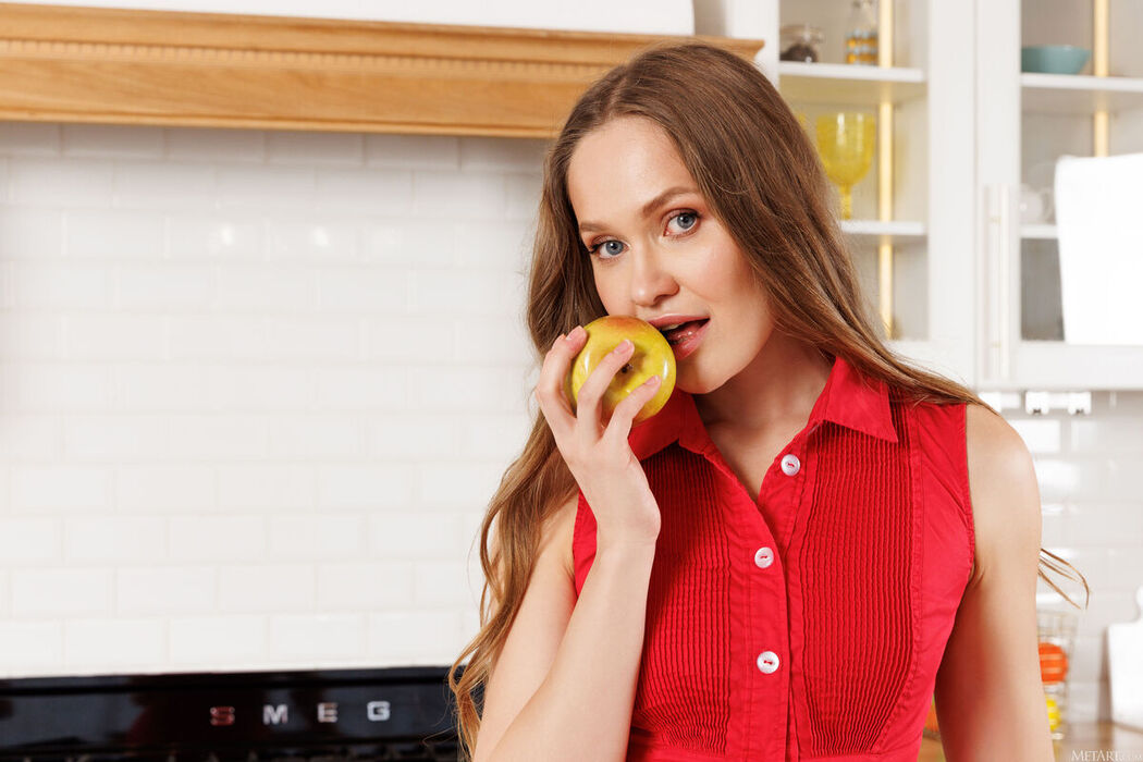 MetArt Eliness – Crimson Spark Part01 (69P)