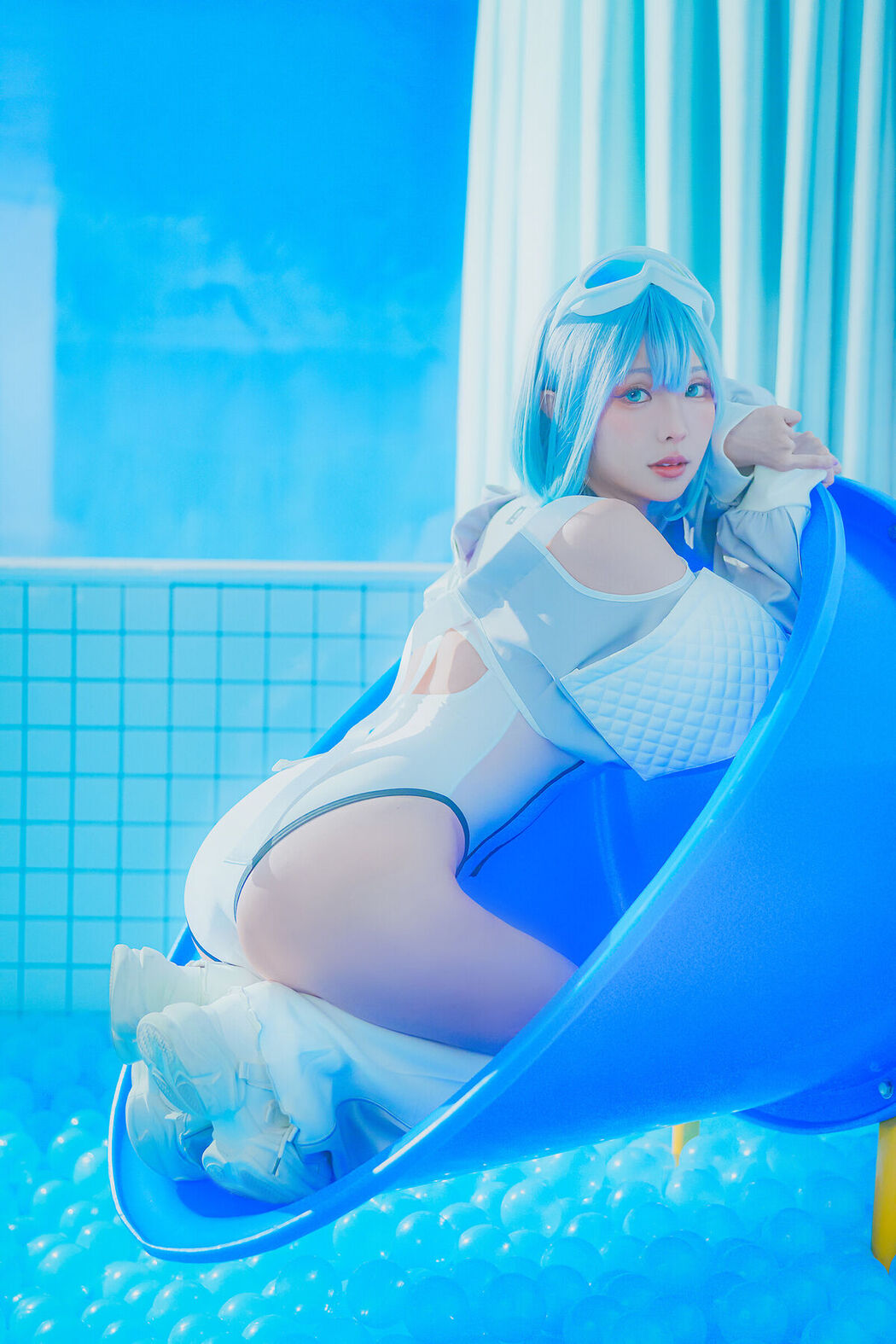 Coser@Ely_eee ElyEE子 – Clear Blue Drift (34P – 4V)