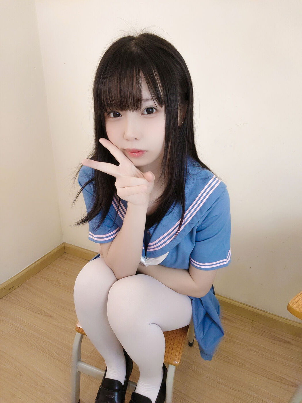 Coser@十万珍吱伏特 – 撸猫日记 Part02 (52P)