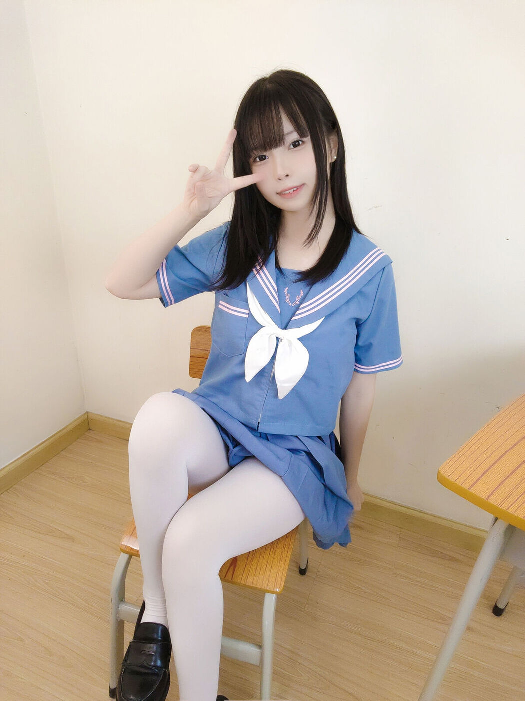 Coser@十万珍吱伏特 – 撸猫日记 Part02 (52P)