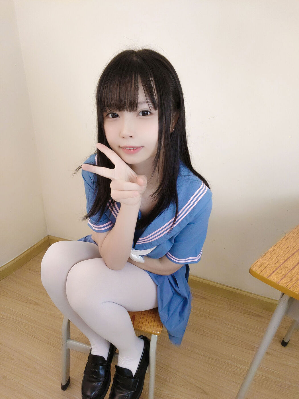 Coser@十万珍吱伏特 – 撸猫日记 Part02 (52P)