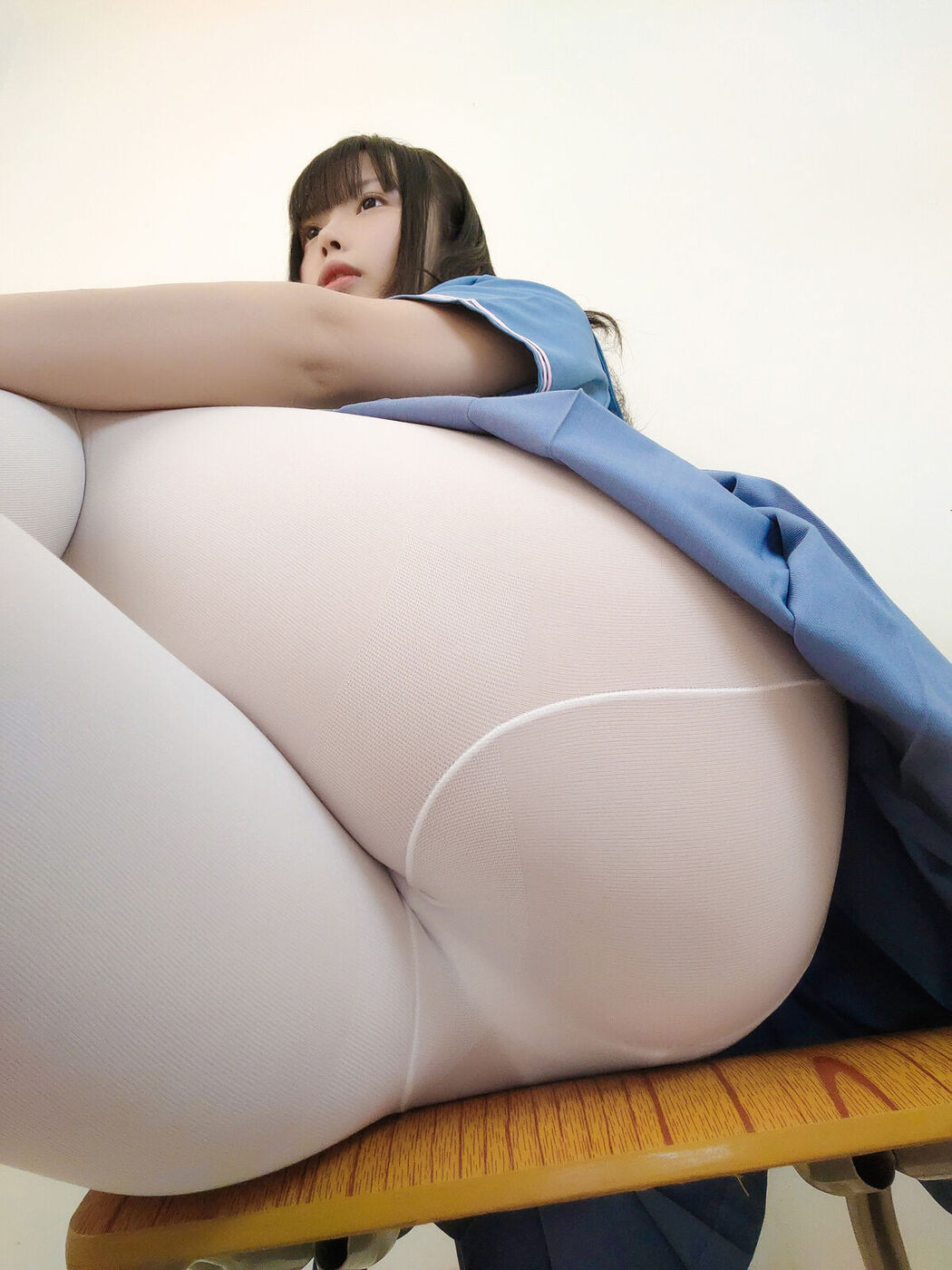 Coser@十万珍吱伏特 – 撸猫日记 Part01 (52P – 1V)