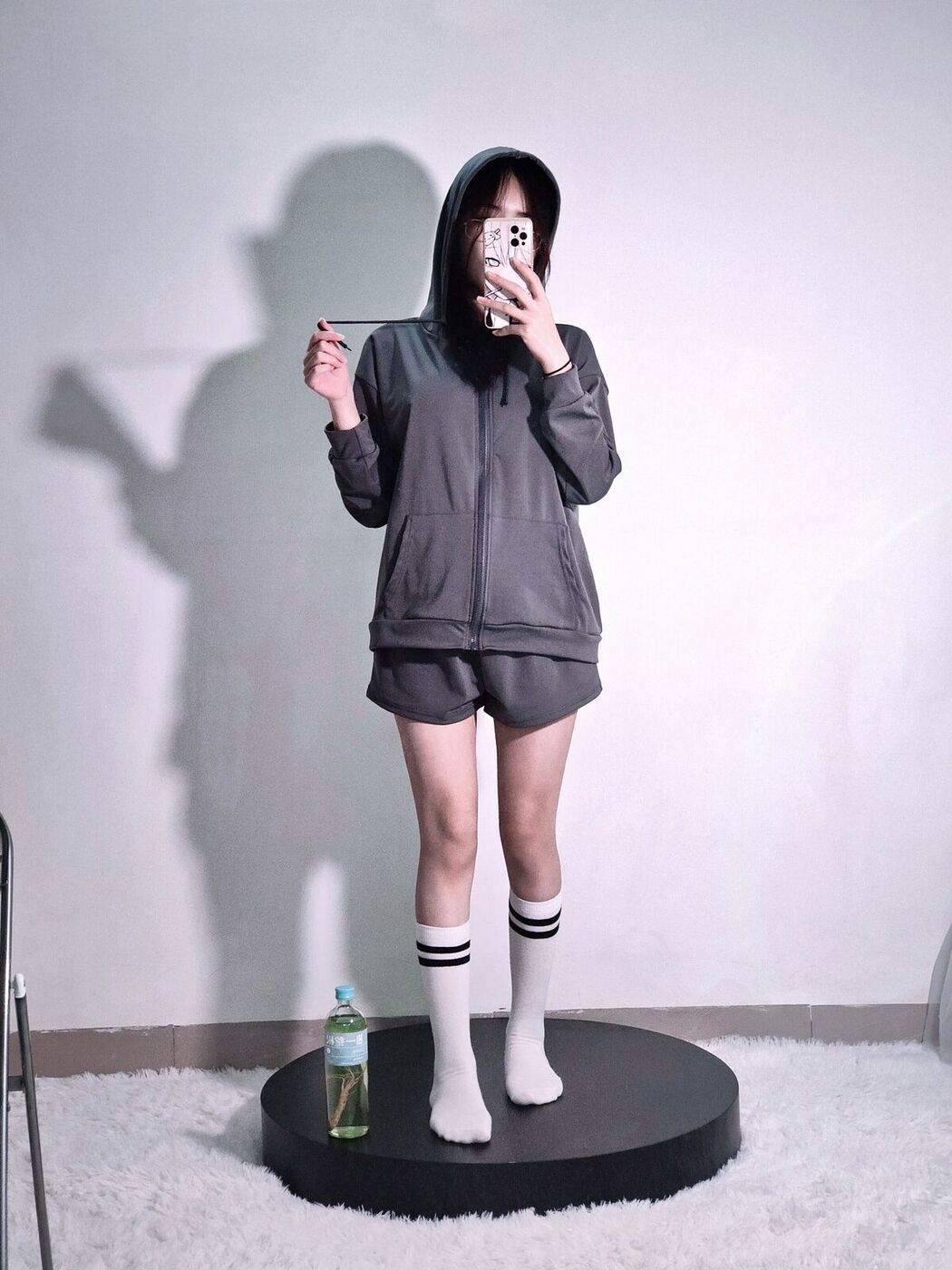 Coser@高桥千凛 – 最新三套 幻龙 黑色冲锋衣 黑纱镂空情趣 Part01 (51P – 5V)