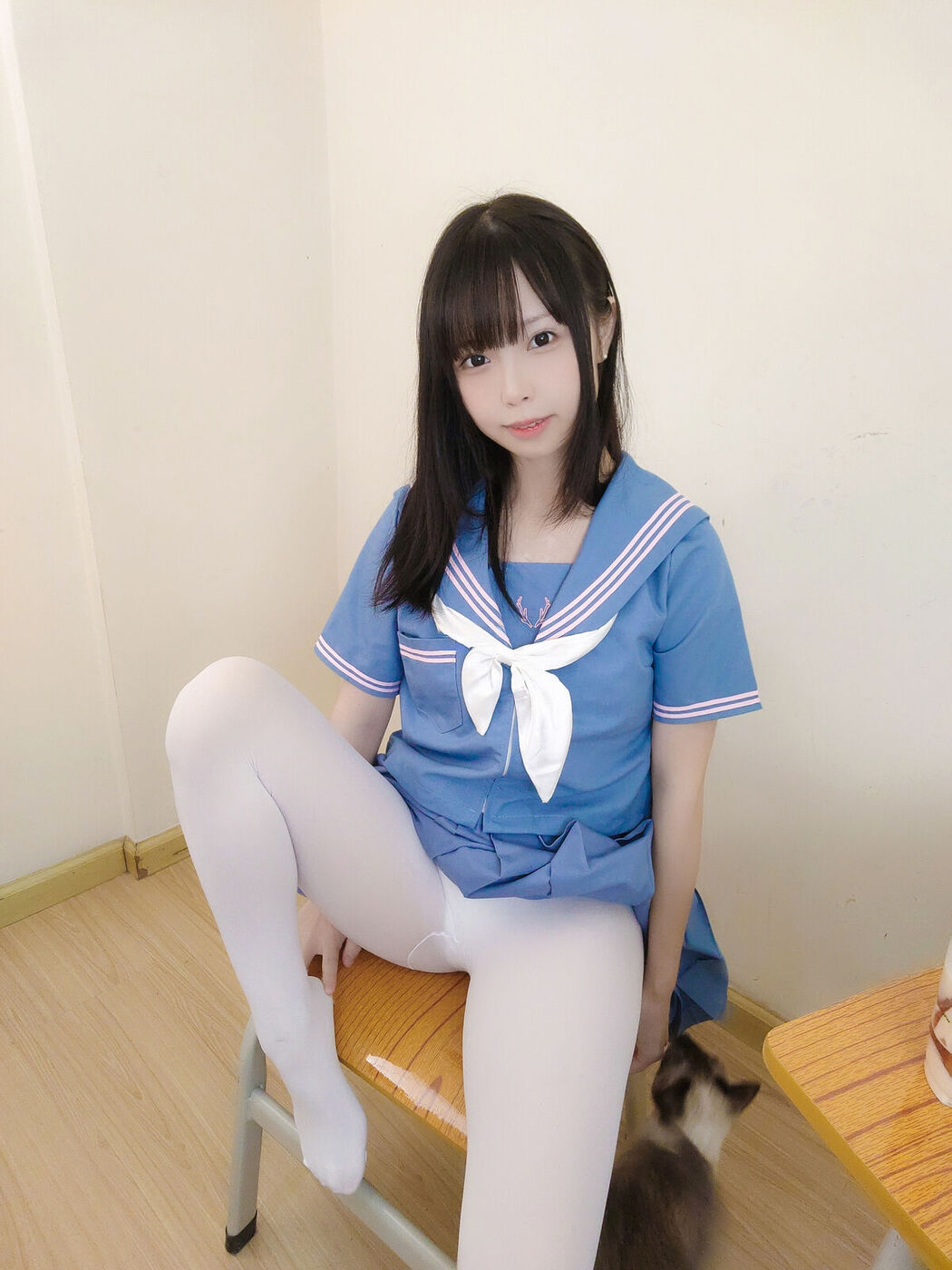 Coser@十万珍吱伏特 – 撸猫日记 Part02 (52P)