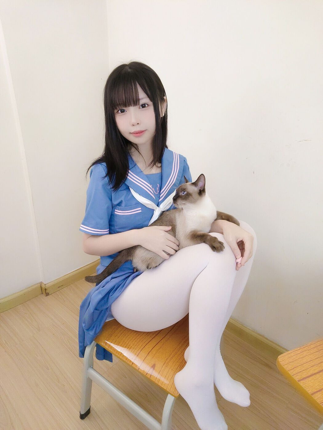 Coser@十万珍吱伏特 – 撸猫日记 Part02 (52P)