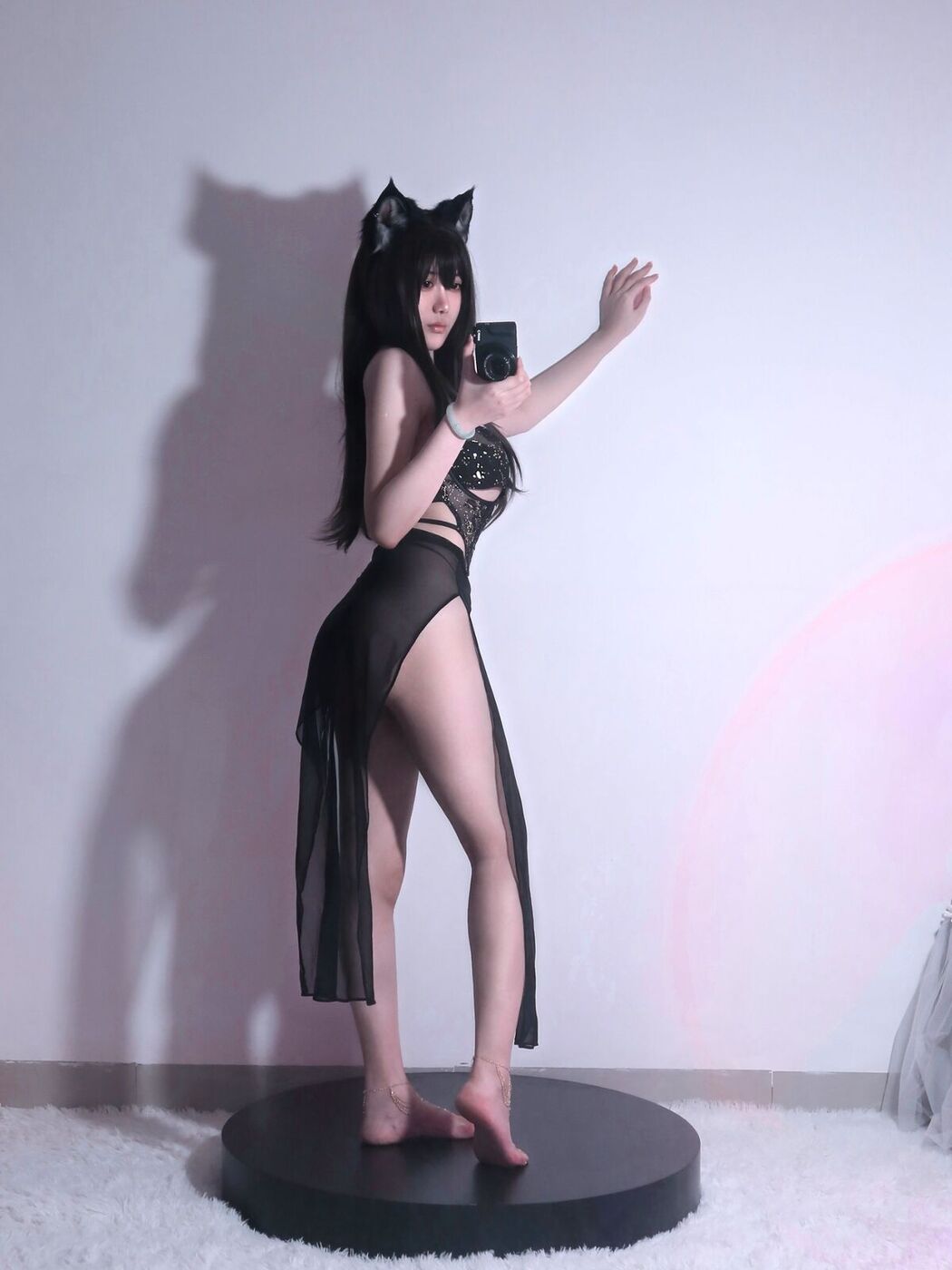 Coser@高桥千凛 – 最新三套 幻龙 黑色冲锋衣 黑纱镂空情趣 Part01 (51P – 5V)