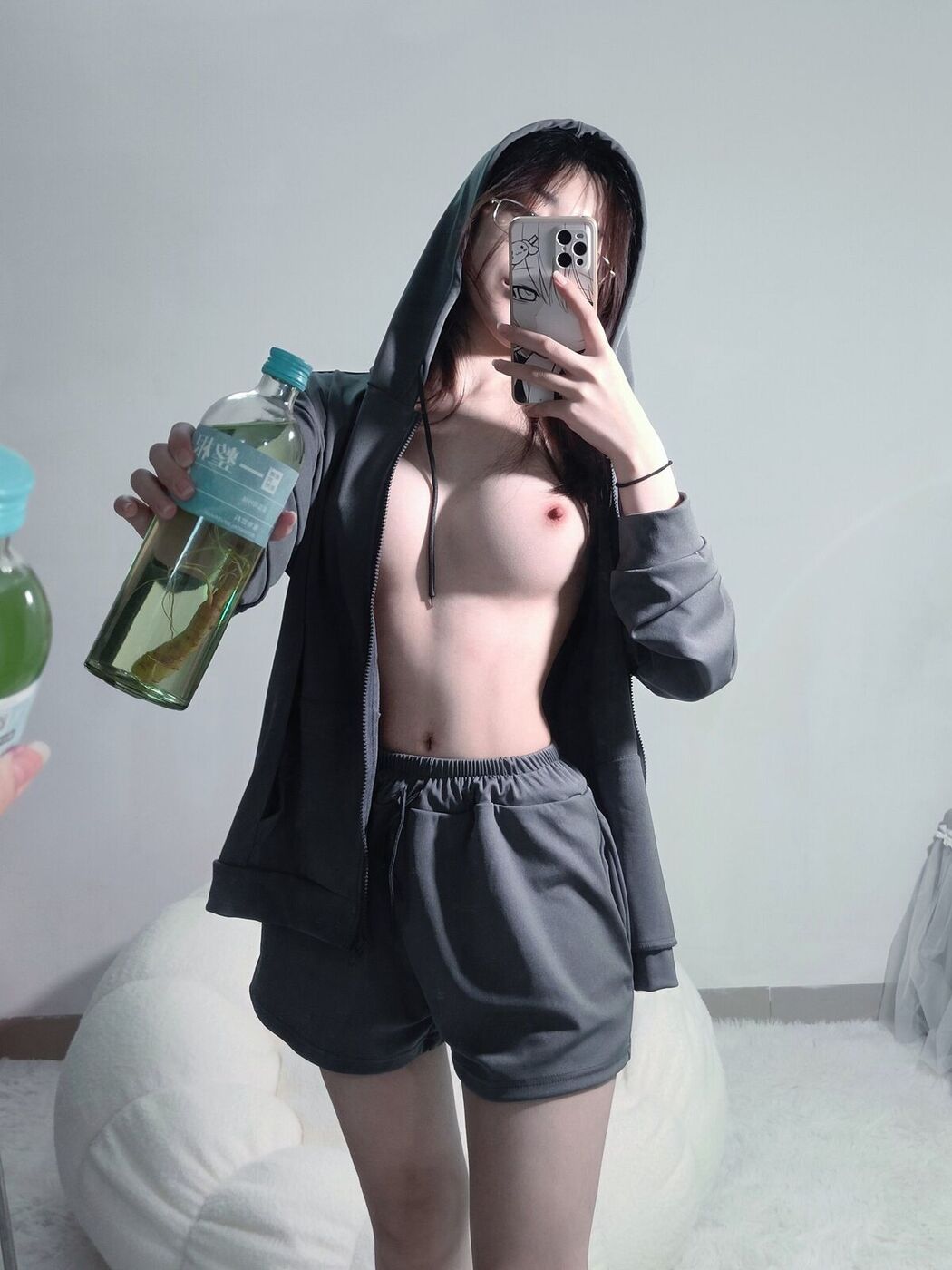 Coser@高桥千凛 – 最新三套 幻龙 黑色冲锋衣 黑纱镂空情趣 Part02 (51P)