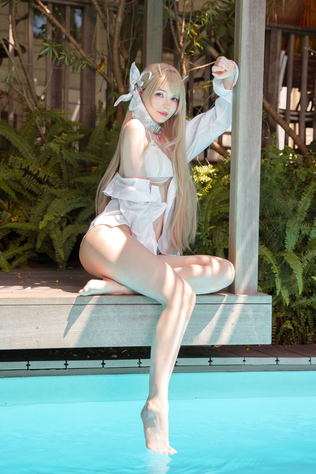Coser@Peach milky – Viper Bikini (22P)