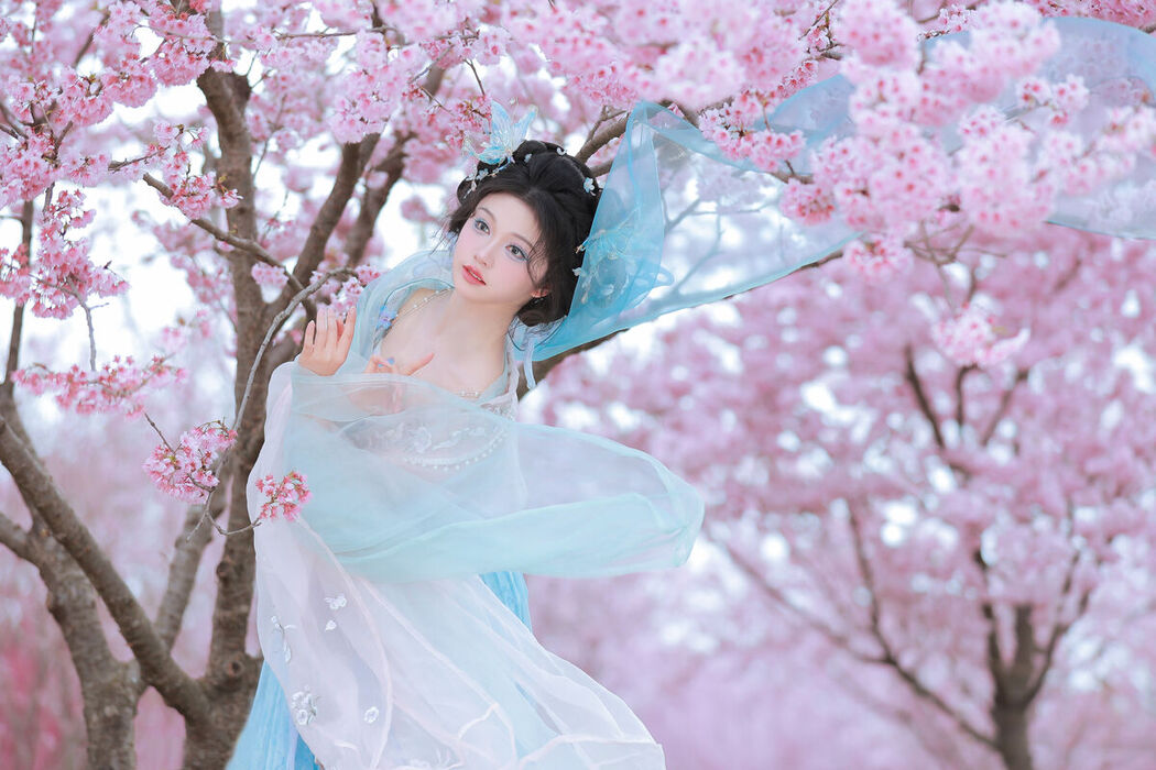 YiTuYu艺图语 Vol.8594 Shi Yuan ZZ (24P)