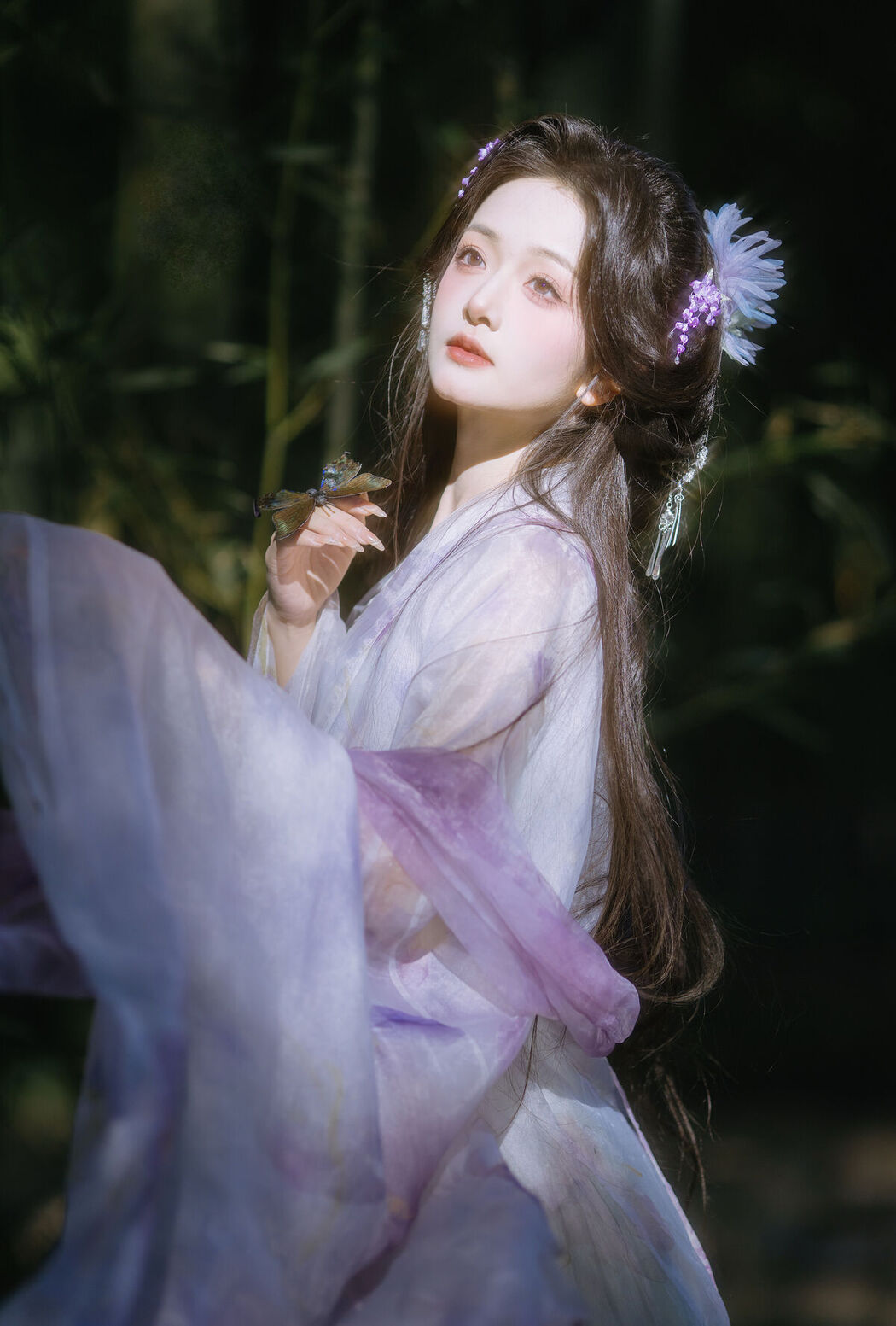 YiTuYu艺图语 Vol.8633 Chi Yan Zai Zhe Li (24P)