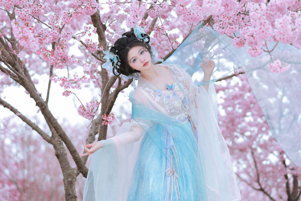 YiTuYu艺图语 Vol.8594 Shi Yuan ZZ (24P)