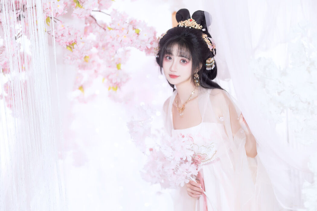 YiTuYu艺图语 Vol.8628 Qi Luo Sheng De Xiao Su Su (26P)