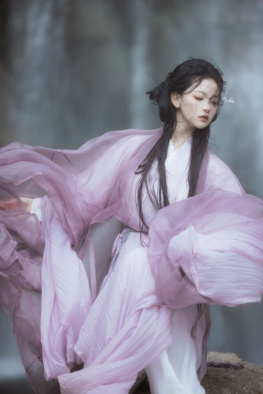 YiTuYu艺图语 Vol.8592 Lin Aki Nai (15P)