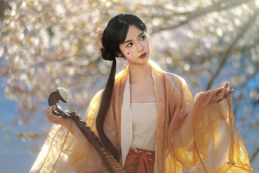 YiTuYu艺图语 Vol.8617 Jian Ying Tao Nai (32P)