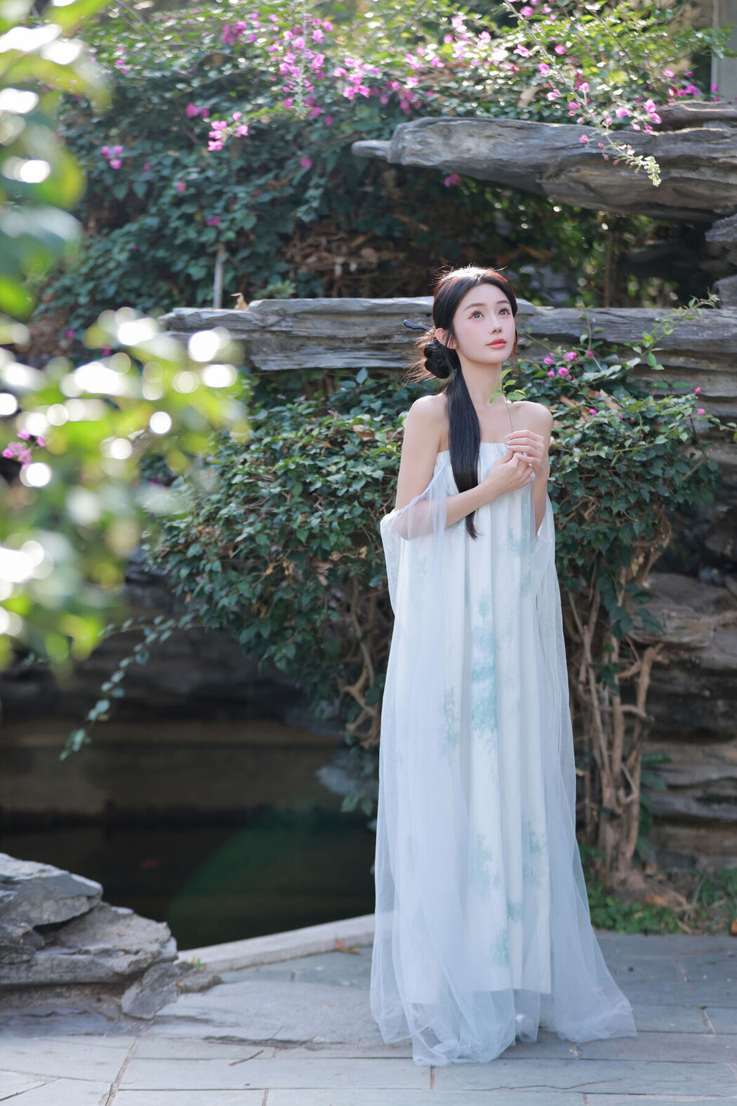 YiTuYu艺图语 Vol.8593 Yi Tong (38P)