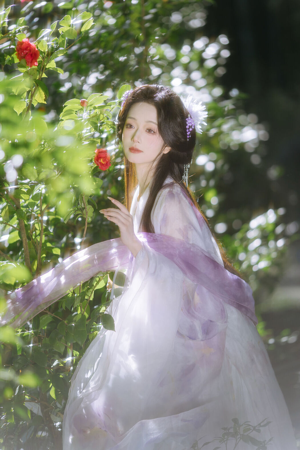 YiTuYu艺图语 Vol.8633 Chi Yan Zai Zhe Li (24P)