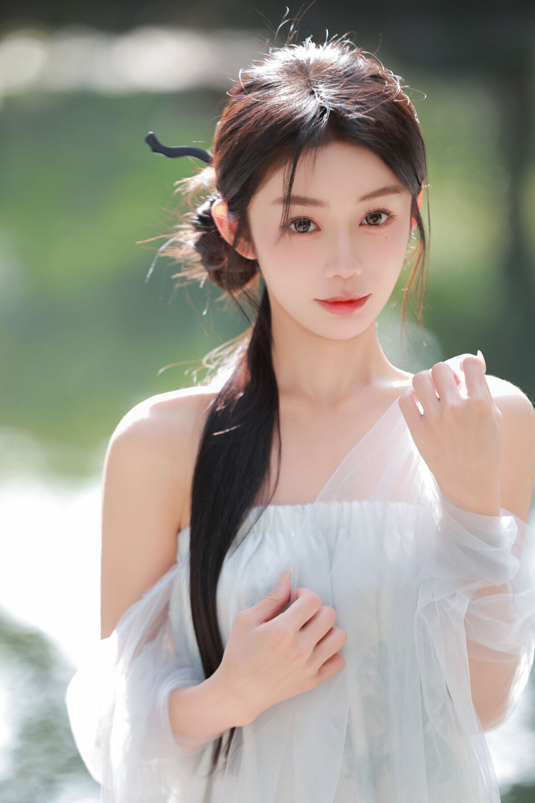 YiTuYu艺图语 Vol.8593 Yi Tong (38P)