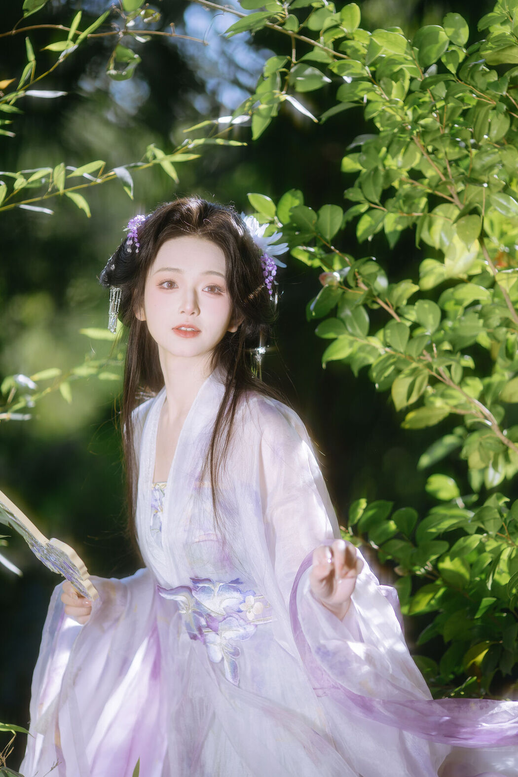 YiTuYu艺图语 Vol.8633 Chi Yan Zai Zhe Li (24P)