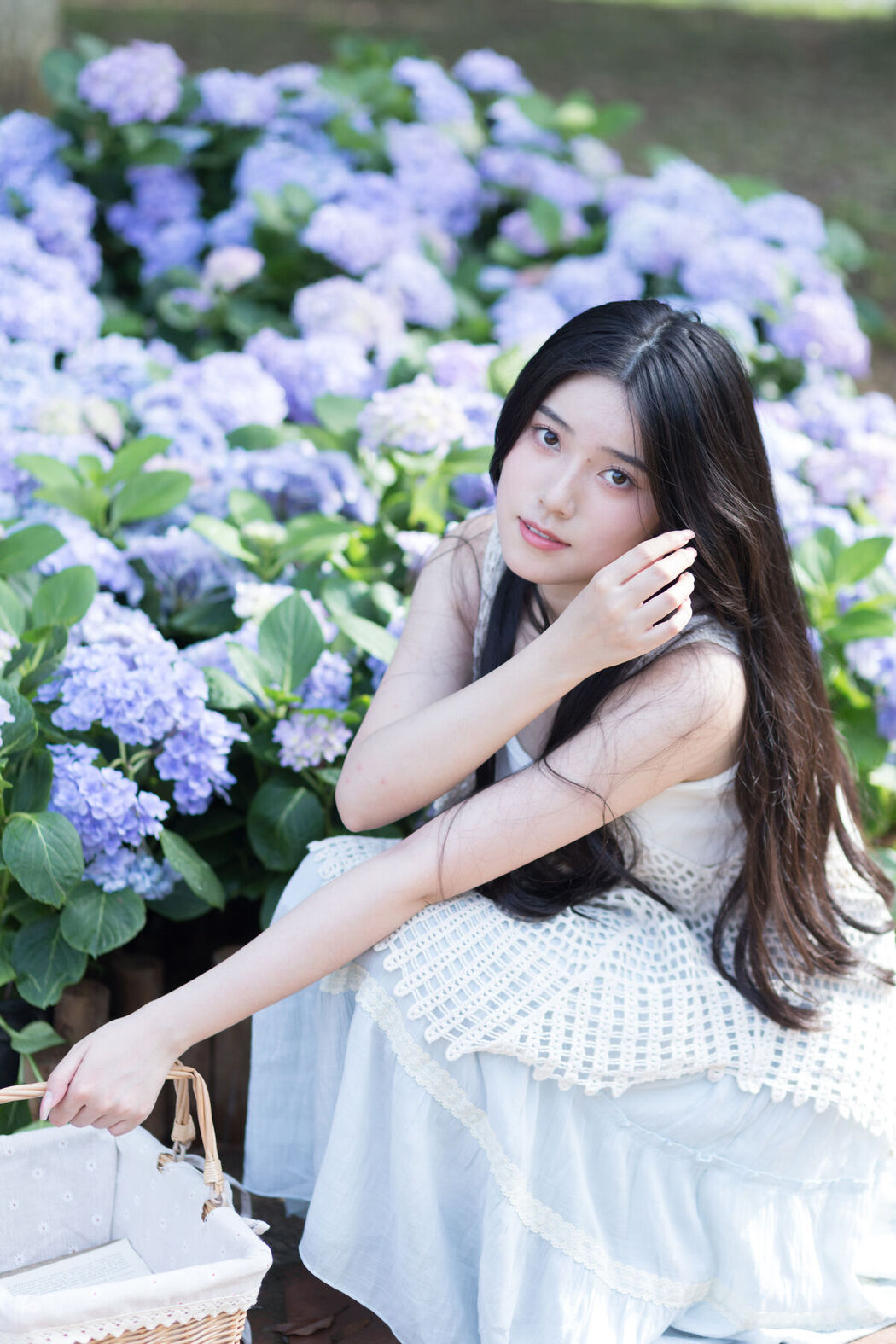 YiTuYu艺图语 Vol.8624 Jing Jing Jing (23P)