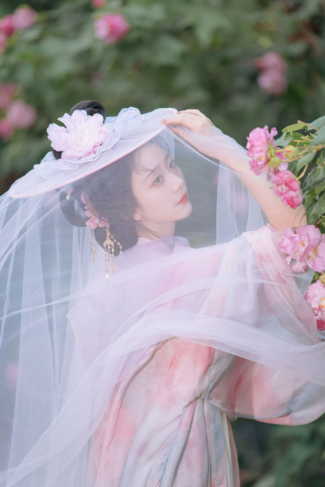 YiTuYu艺图语 Vol.8616 Qian Yue (22P)