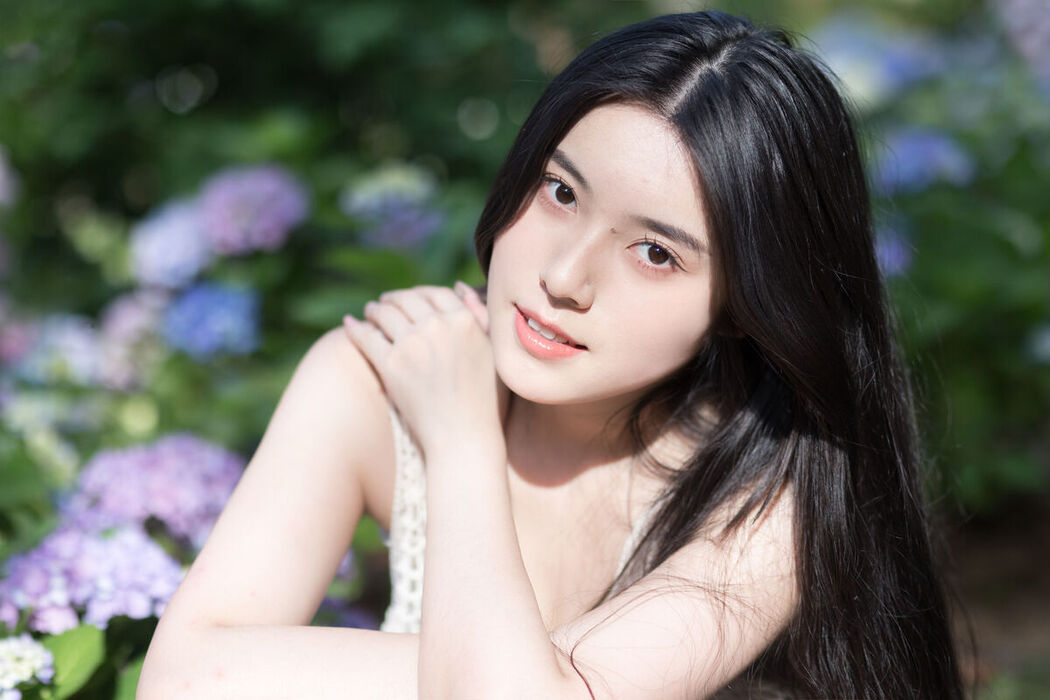 YiTuYu艺图语 Vol.8624 Jing Jing Jing (23P)