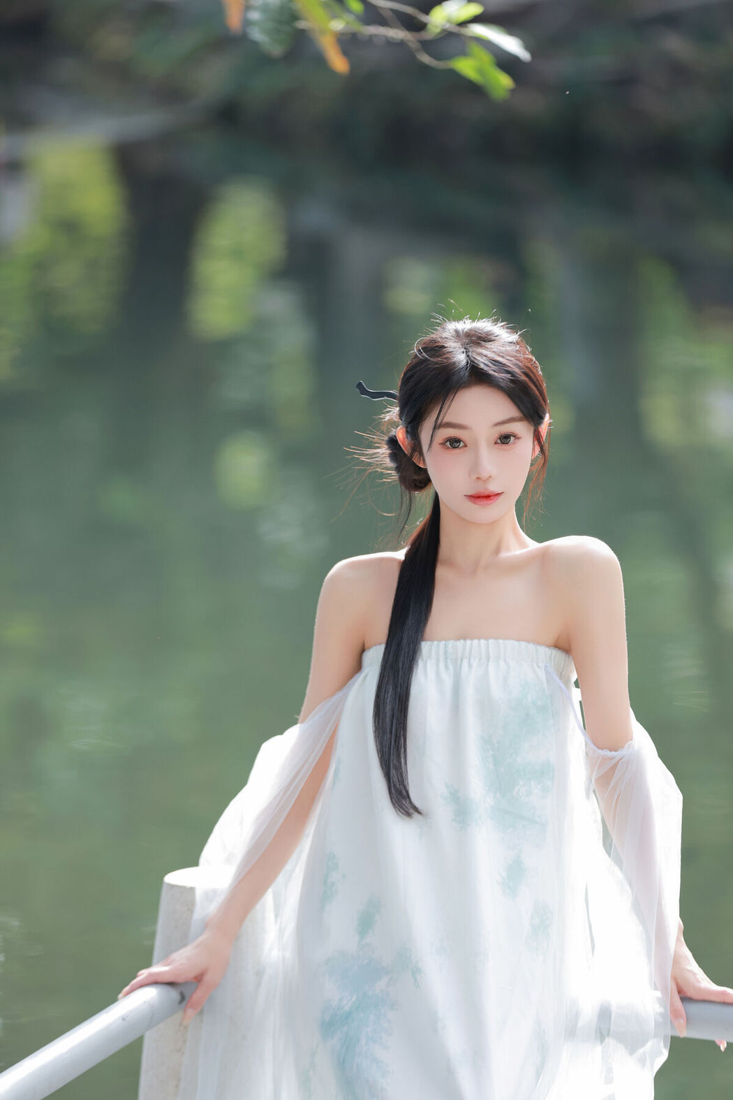 YiTuYu艺图语 Vol.8593 Yi Tong (38P)