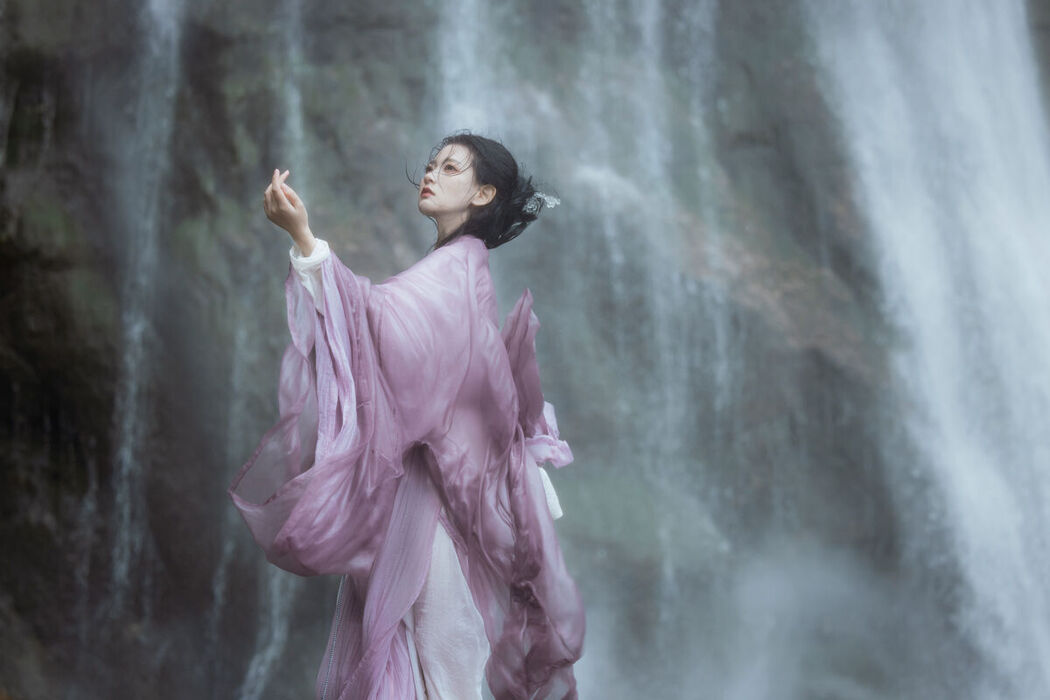 YiTuYu艺图语 Vol.8592 Lin Aki Nai (15P)