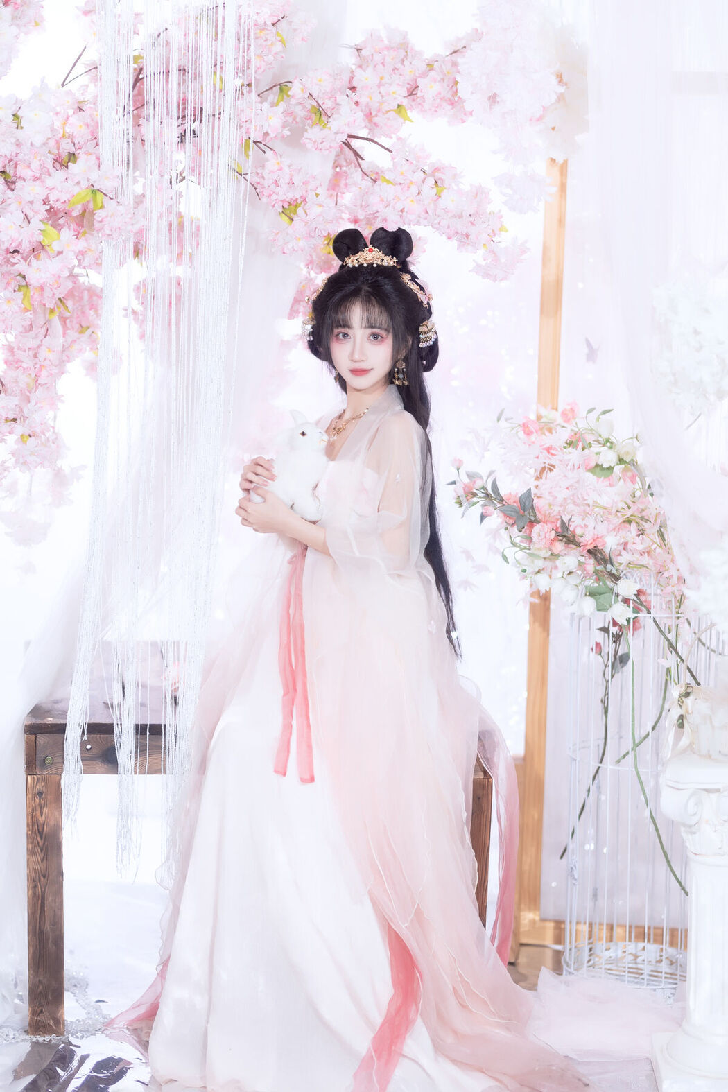 YiTuYu艺图语 Vol.8628 Qi Luo Sheng De Xiao Su Su (26P)