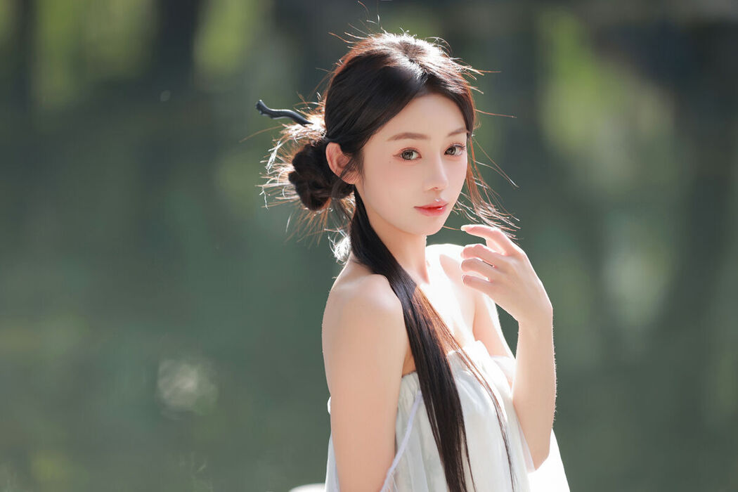 YiTuYu艺图语 Vol.8593 Yi Tong (38P)