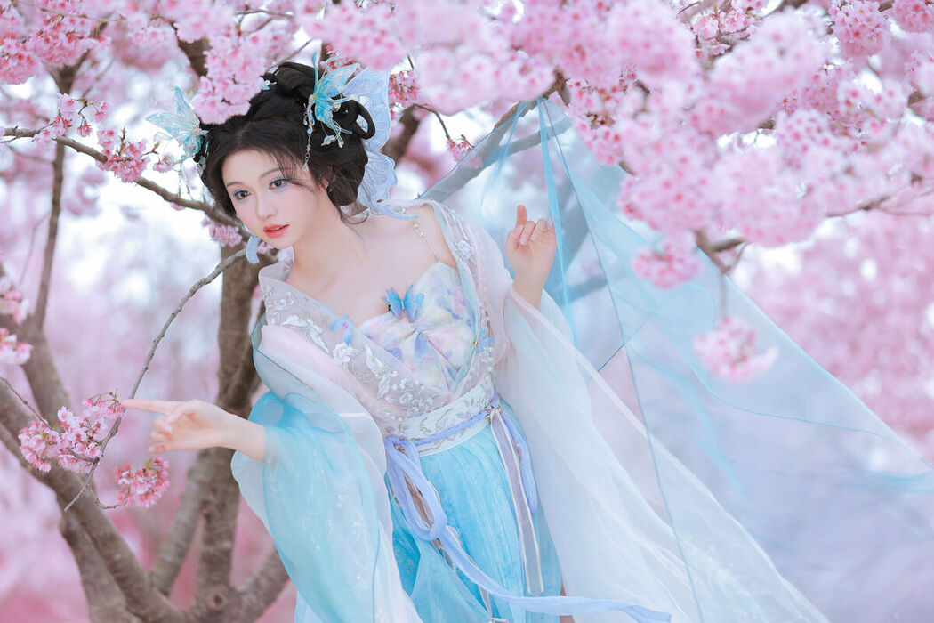 YiTuYu艺图语 Vol.8594 Shi Yuan ZZ (24P)