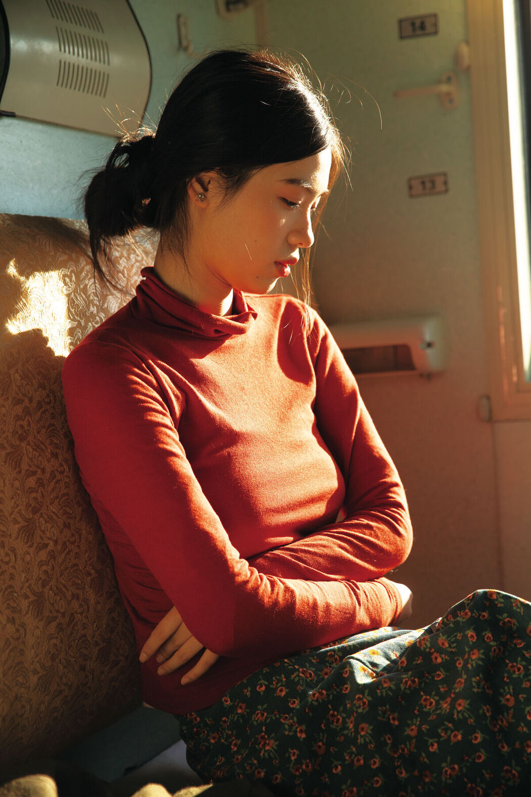 YiTuYu艺图语 Vol.8622 He Zi (38P)