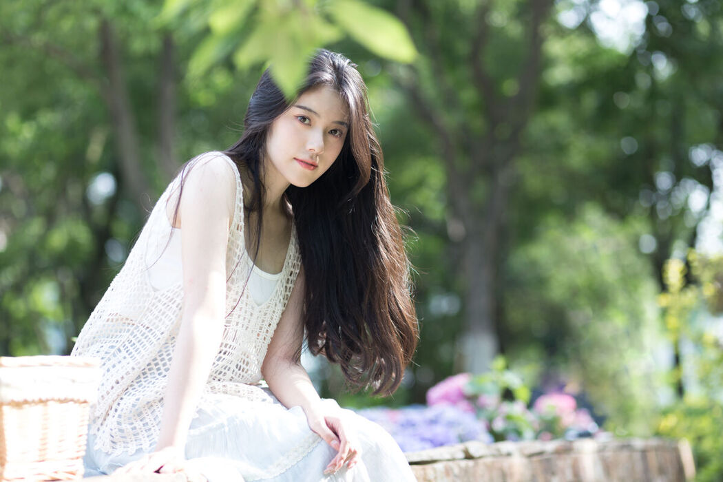 YiTuYu艺图语 Vol.8624 Jing Jing Jing (23P)