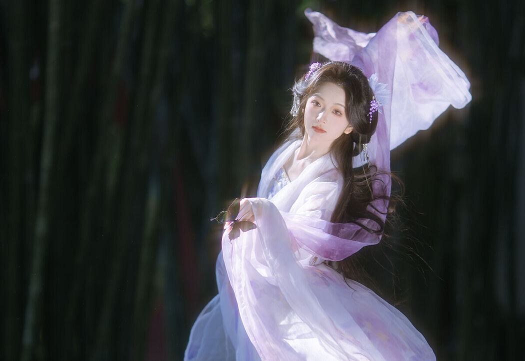 YiTuYu艺图语 Vol.8633 Chi Yan Zai Zhe Li (24P)