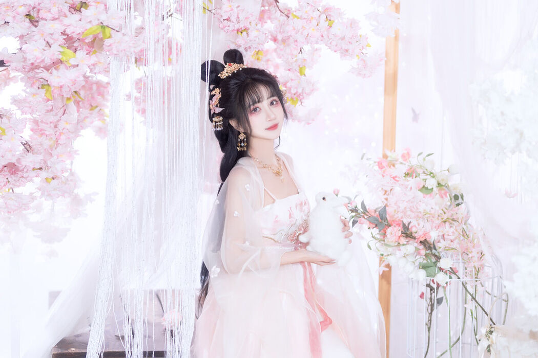 YiTuYu艺图语 Vol.8628 Qi Luo Sheng De Xiao Su Su (26P)