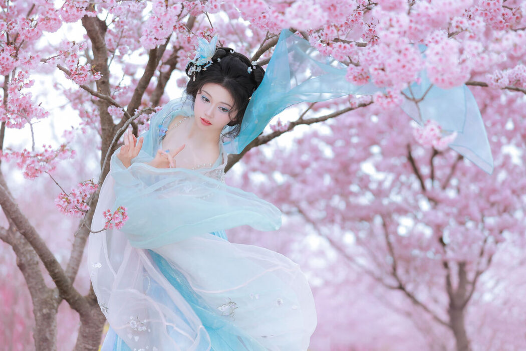 YiTuYu艺图语 Vol.8594 Shi Yuan ZZ (24P)