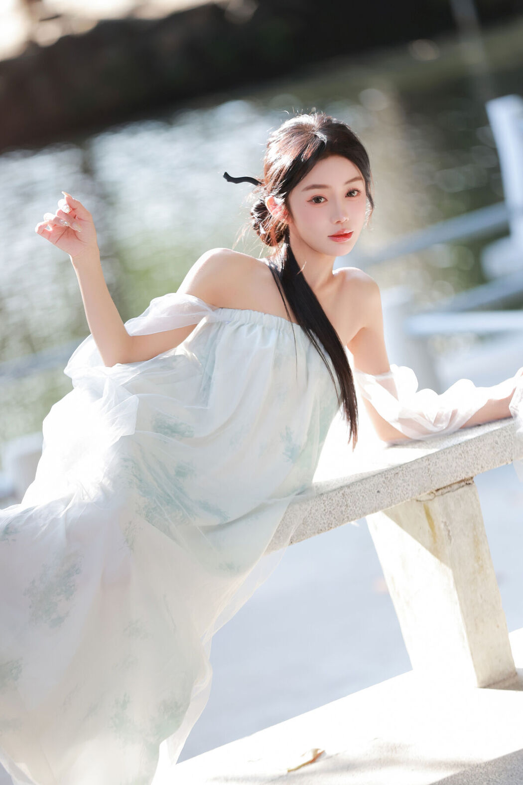 YiTuYu艺图语 Vol.8593 Yi Tong (38P)