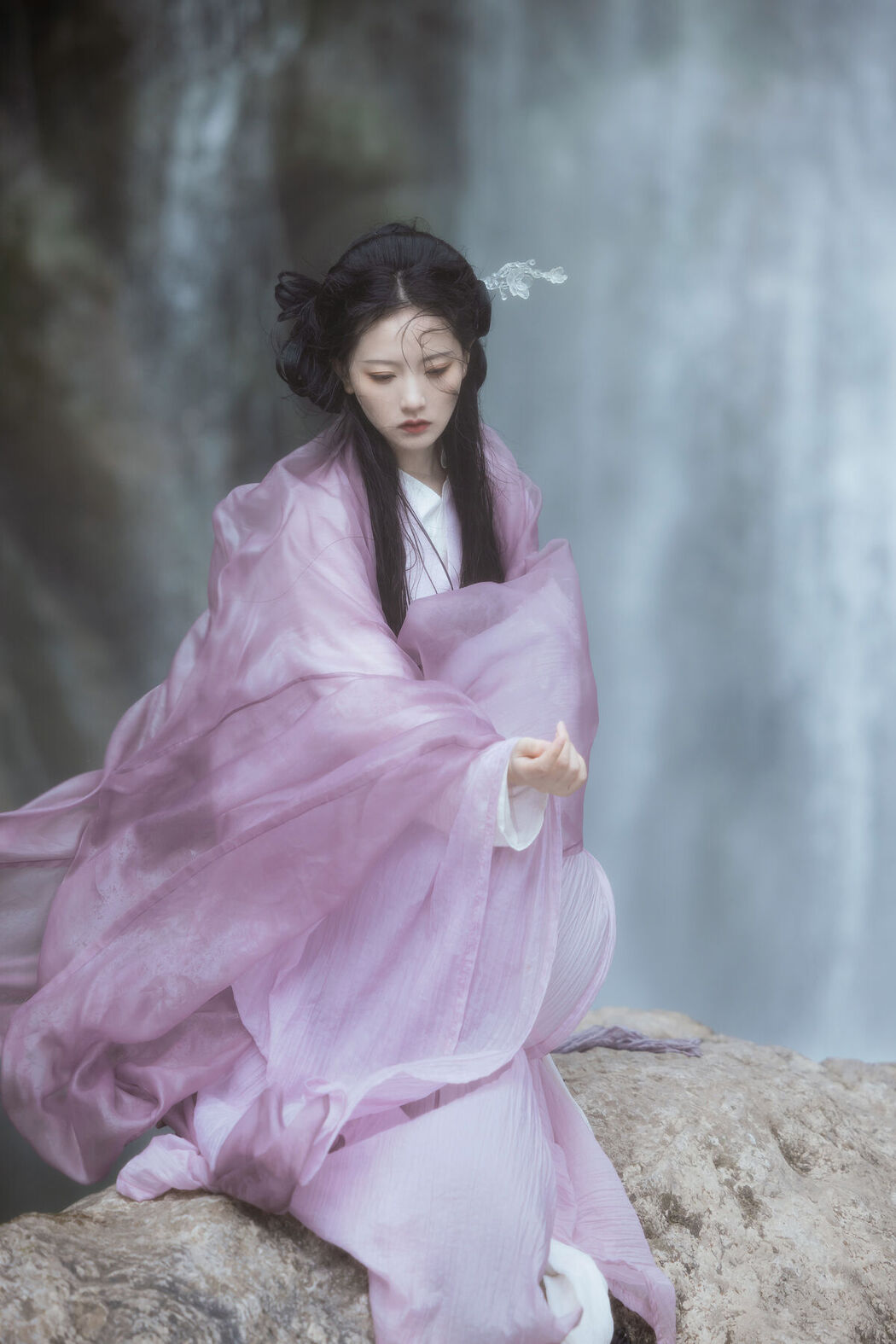 YiTuYu艺图语 Vol.8592 Lin Aki Nai (15P)